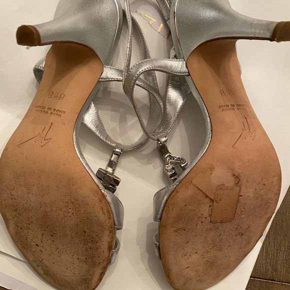 Giuseppe Zanotti silver heels - Picture 7 of 8